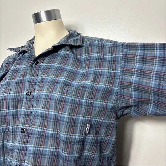 Patagonia blue button up flannel - Picture 3 of 6
